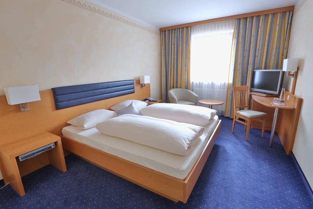 Hotel Bockmaier Oberpframmern Exteriér fotografie