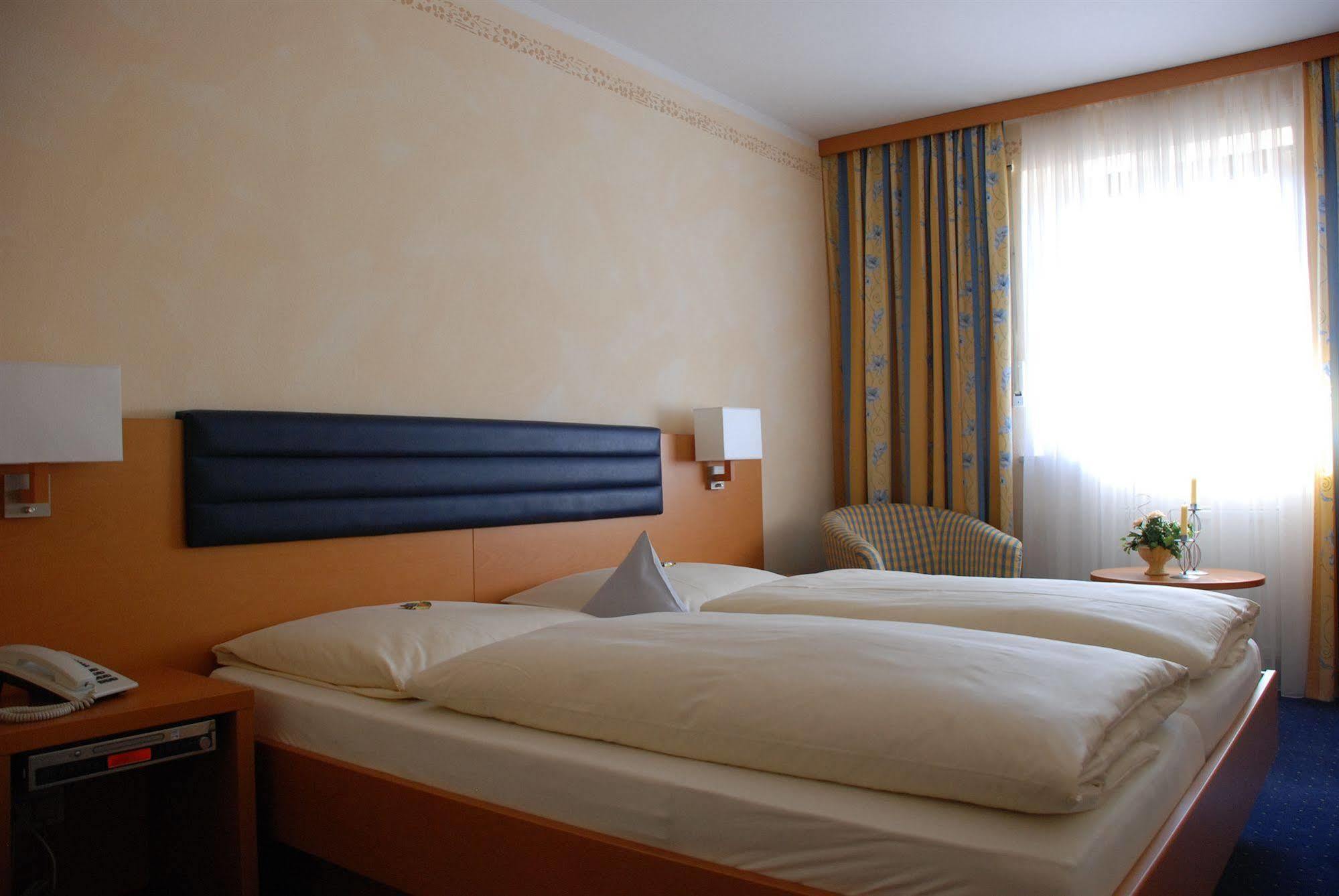 Hotel Bockmaier Oberpframmern Exteriér fotografie