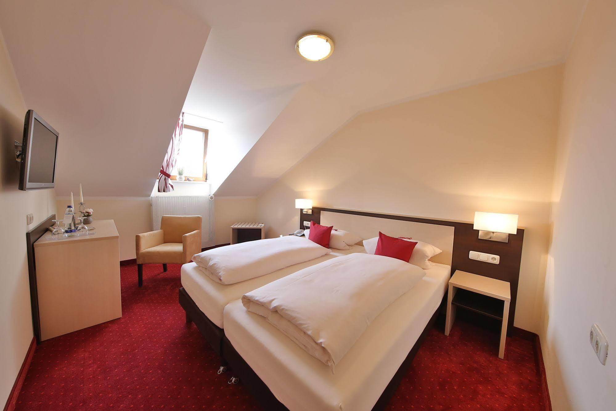 Hotel Bockmaier Oberpframmern Exteriér fotografie