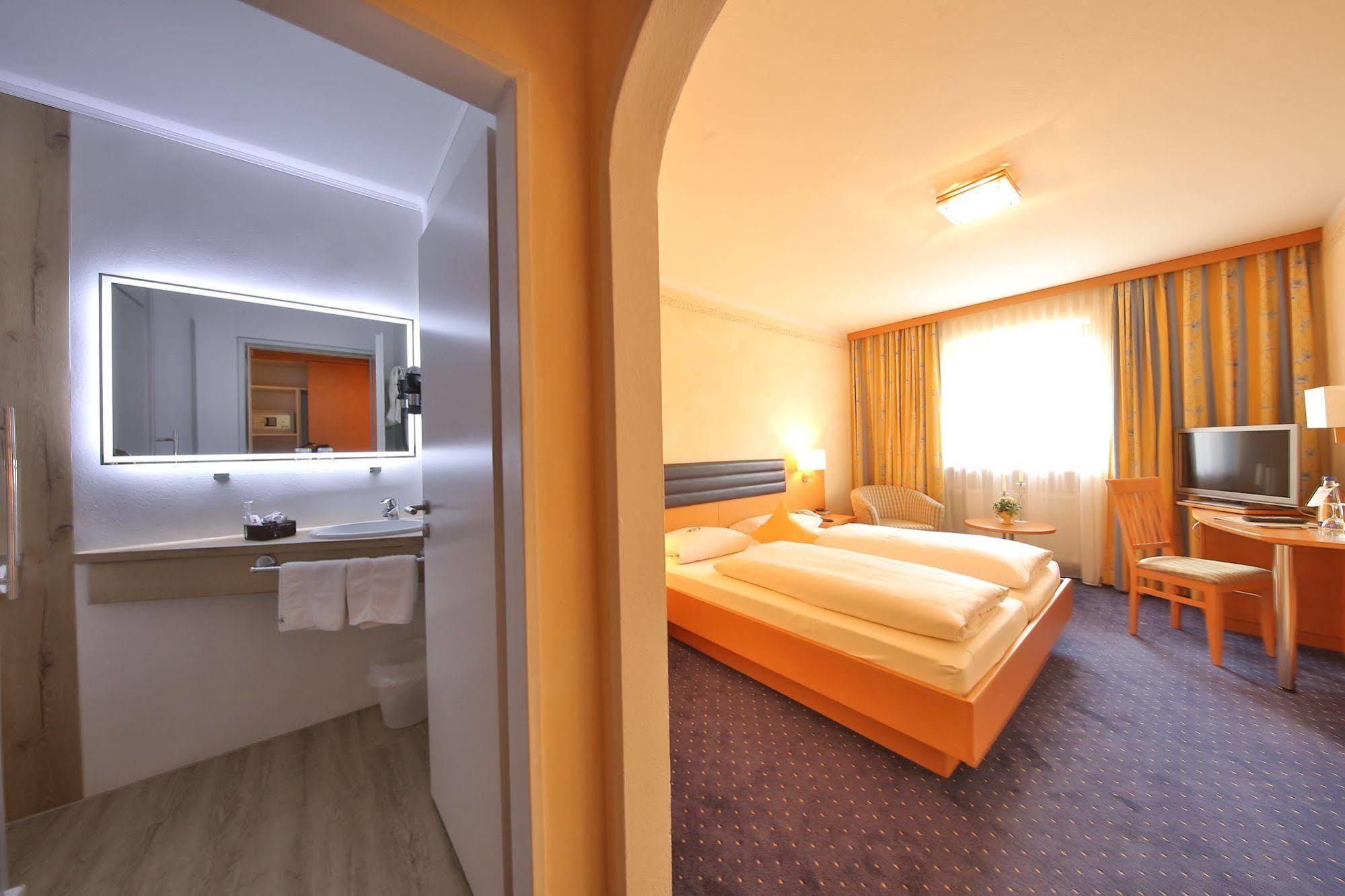 Hotel Bockmaier Oberpframmern Exteriér fotografie