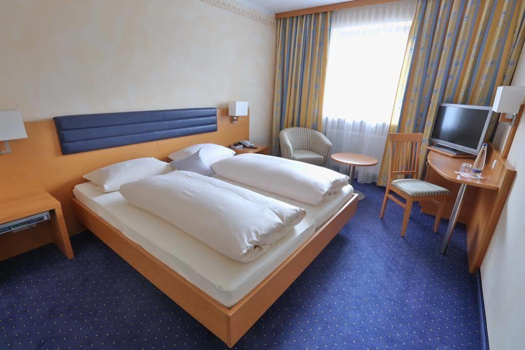 Hotel Bockmaier Oberpframmern Exteriér fotografie