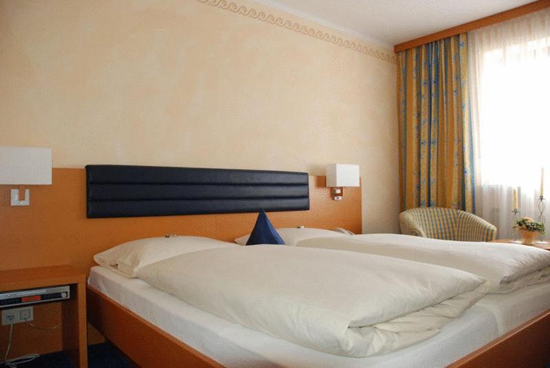 Hotel Bockmaier Oberpframmern Pokoj fotografie